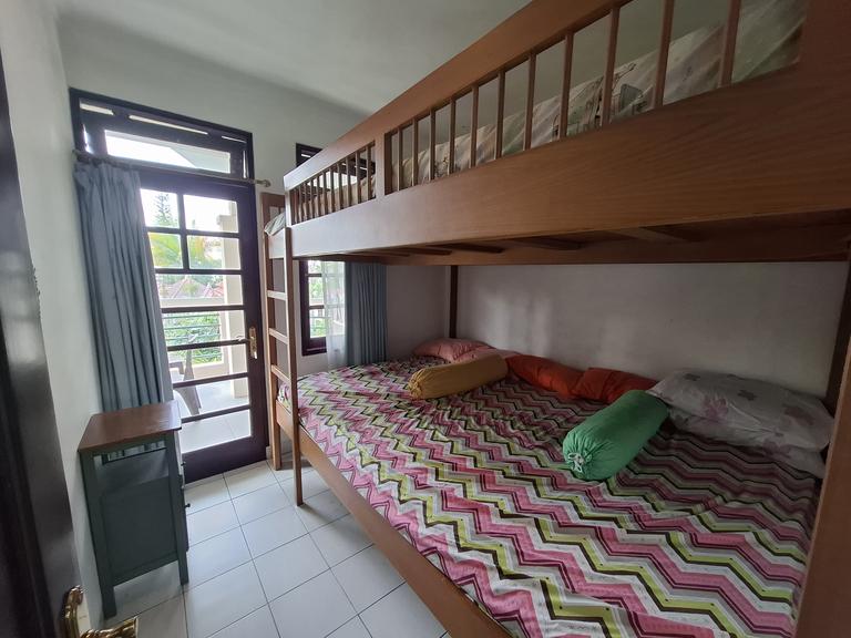 Kasur Tingkat Villa Green Fresh